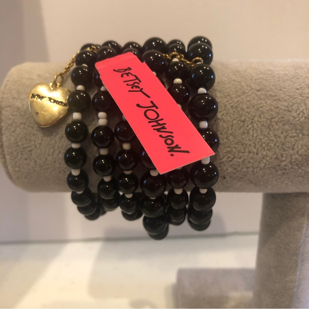 NWT Betsey Johnson Bracelet- stretch 6 strand black & white beaded w/ gold charm - Picture 2 of 10
